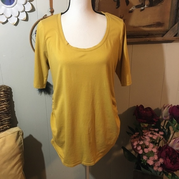 Motherhood Maternity Tops - Motherhood basic round neck t shirt